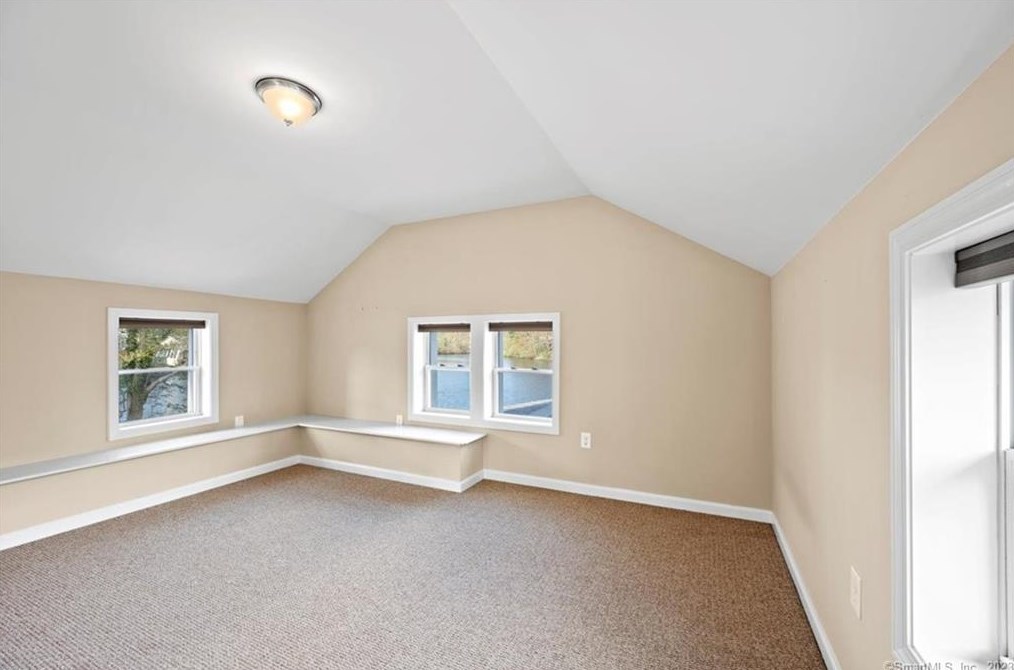 10 Grieb Trl, Wallingford CT  06492-2616 exterior