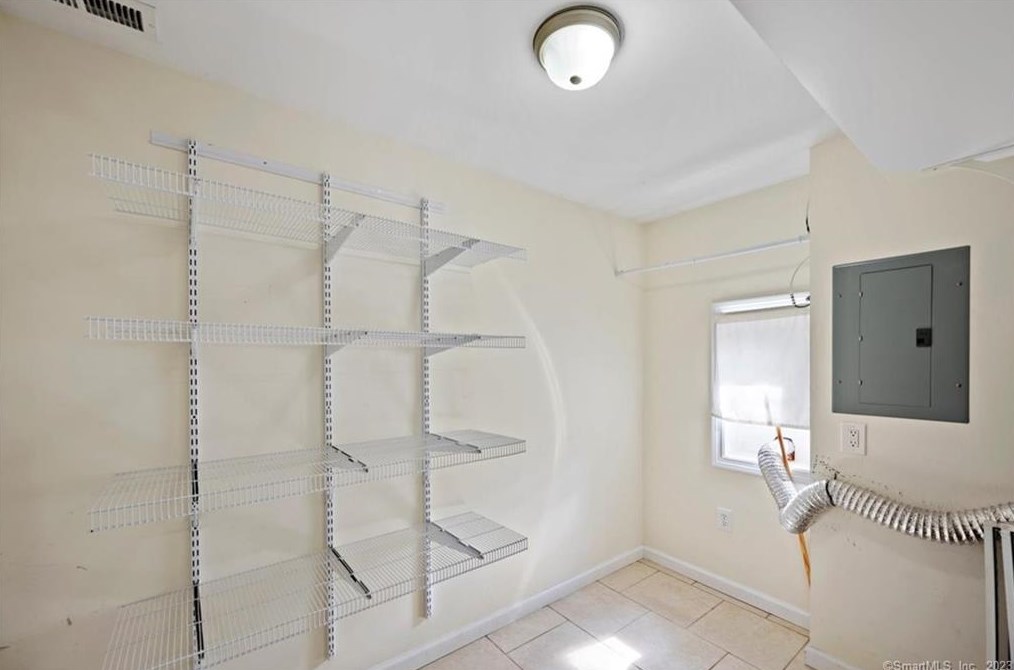 10 Grieb Trl, Wallingford CT  06492-2616 exterior