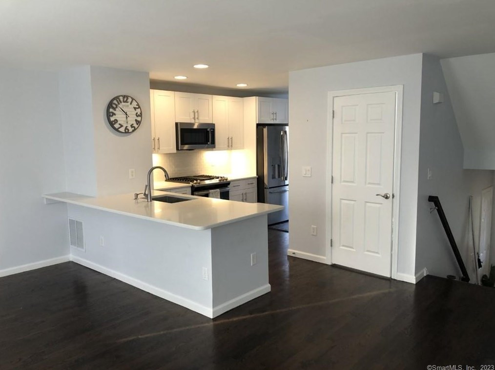 1304 Sienna Dr #1304, Danbury, CT 06810