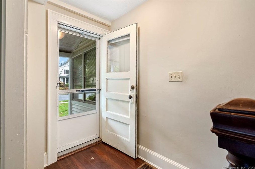 150 Woodrow St, Hartford CT  06107-3061 exterior