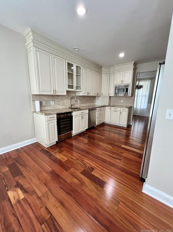 10 Sampson Ter, Danbury, CT 06810