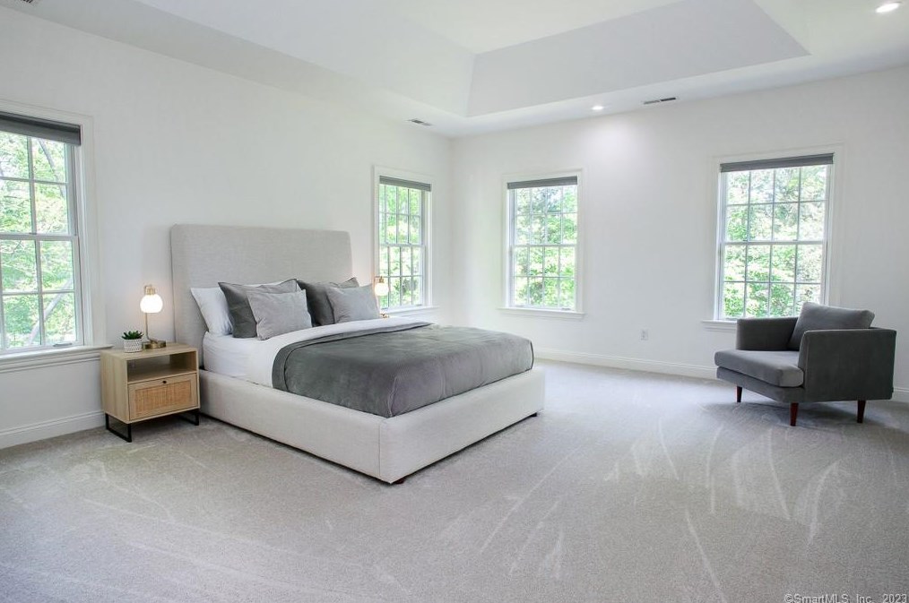 34 Old Stone Xing, Simsbury CT  06092-2821 exterior