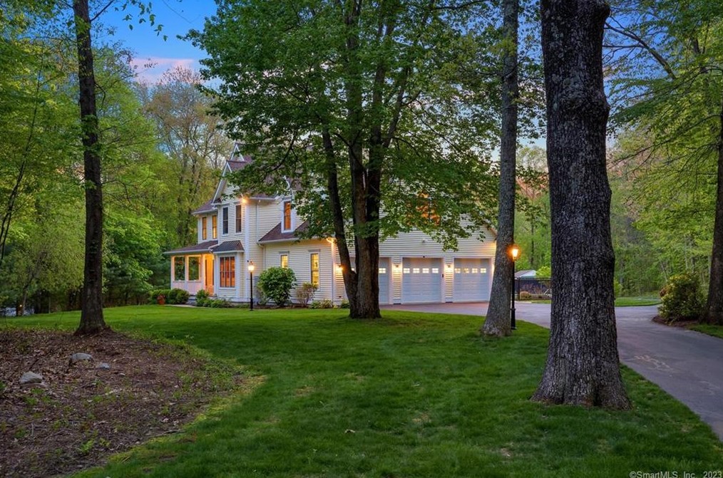 330 Round Hill Rd, Colchester, CT 06420
