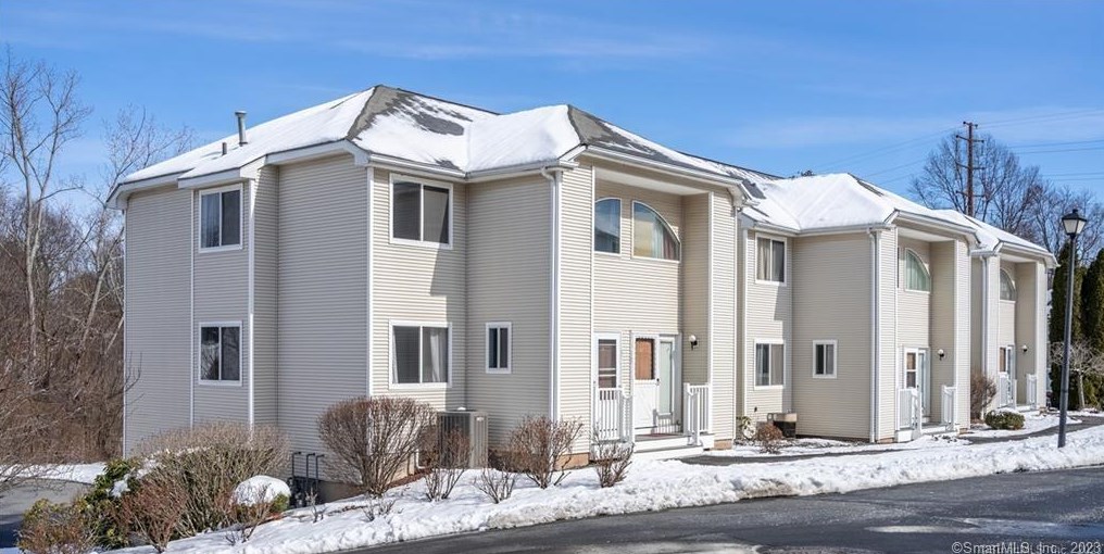 80 Country Ln #49, Vernon, CT 06066