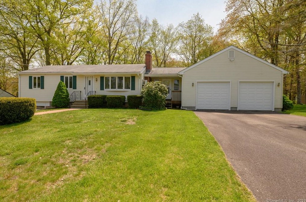 28 Laura Dr, Hebron, CT 06248