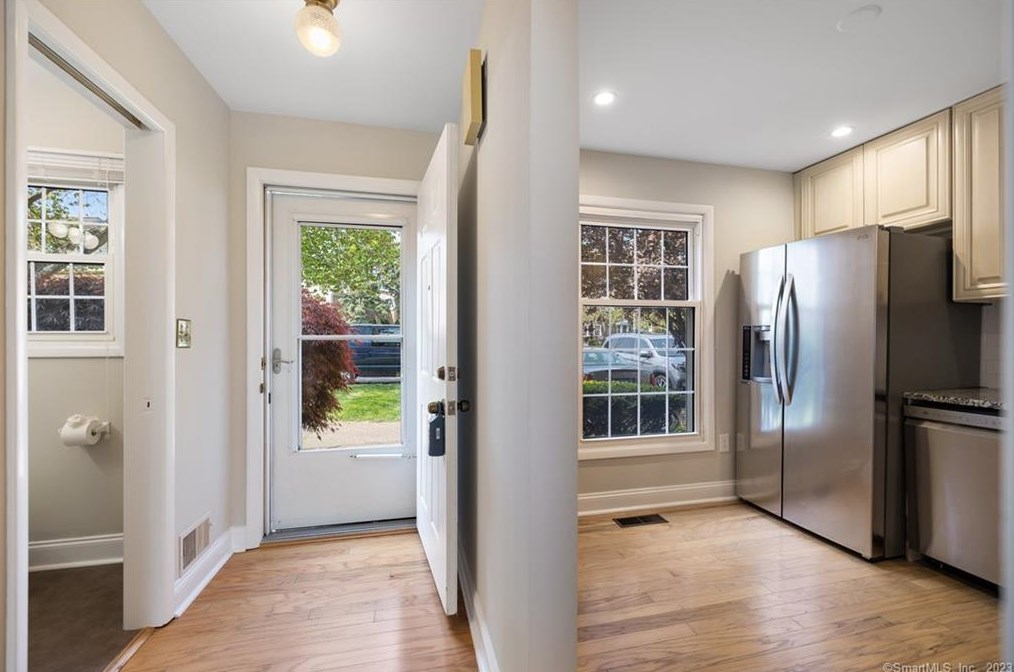 76 Salem Walk #76, Milford, CT 06460