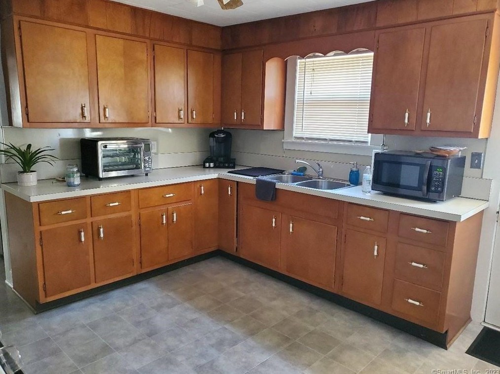 311 Riverside Ave #1st Fl, Torrington, CT 06790
