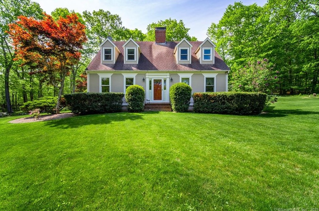 4 County Rd, Deep River, CT 06419