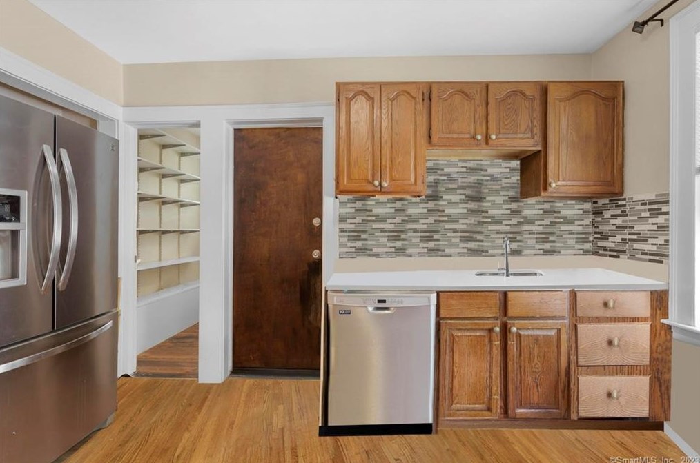 49 Wilson St, Hartford, CT 06106
