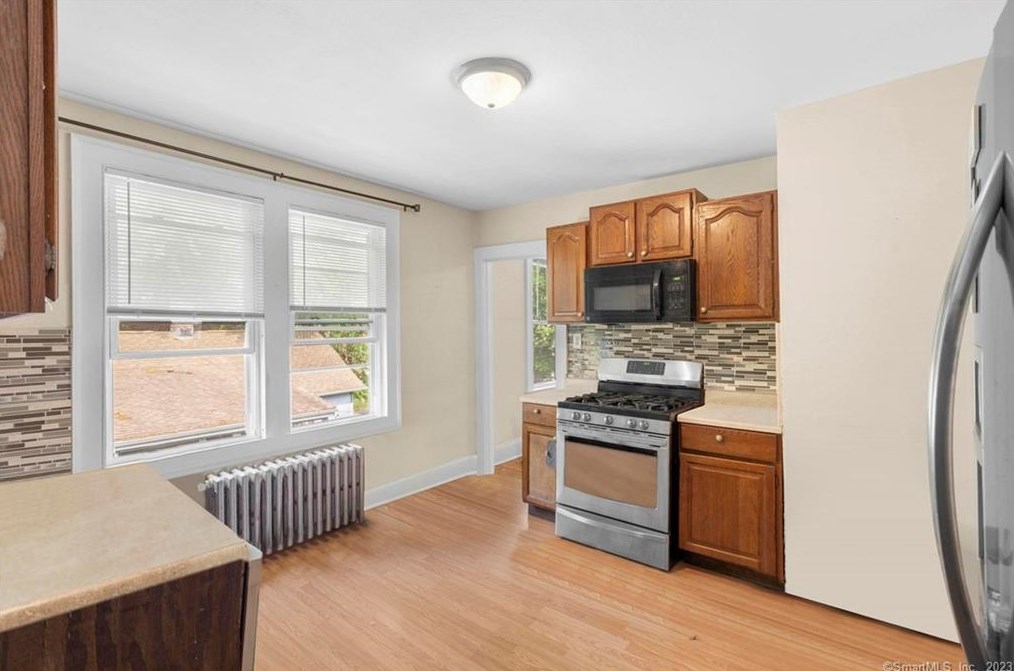 49 Wilson St, Hartford CT  06106-3544 exterior