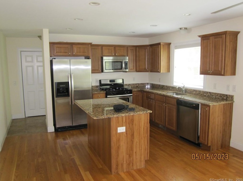 71 Mott Ln, Moodus, CT 06469