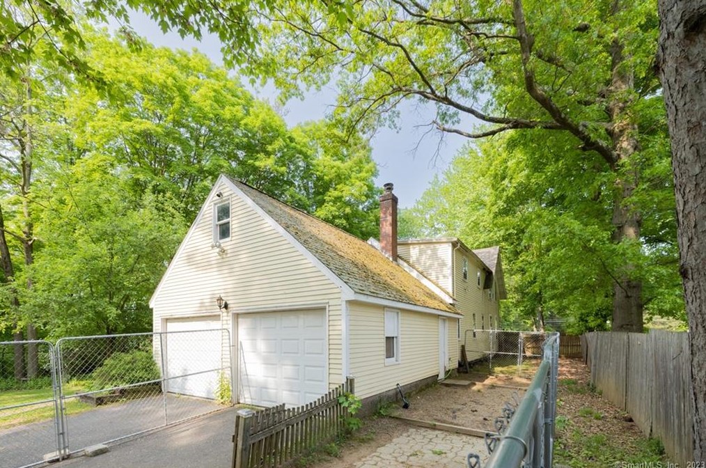 1150 East Street N, Suffield, CT 06078