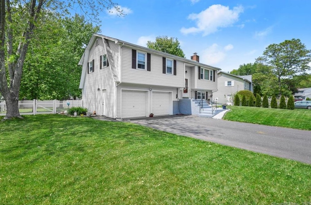 41 Rose Cir, Meriden, CT 06450