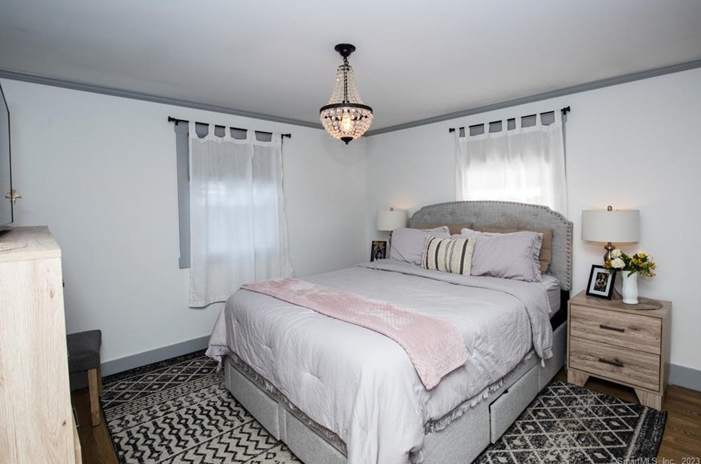 24 Carriage Dr, Wallingford CT  06492-3111 exterior