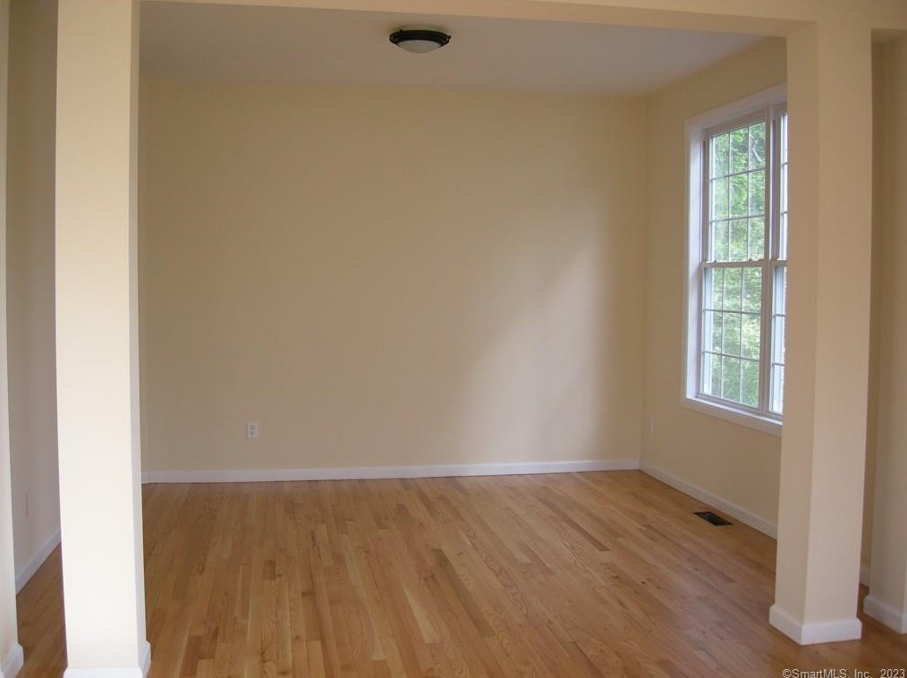 15 Revere Cir, Southbury, CT 06488-3010