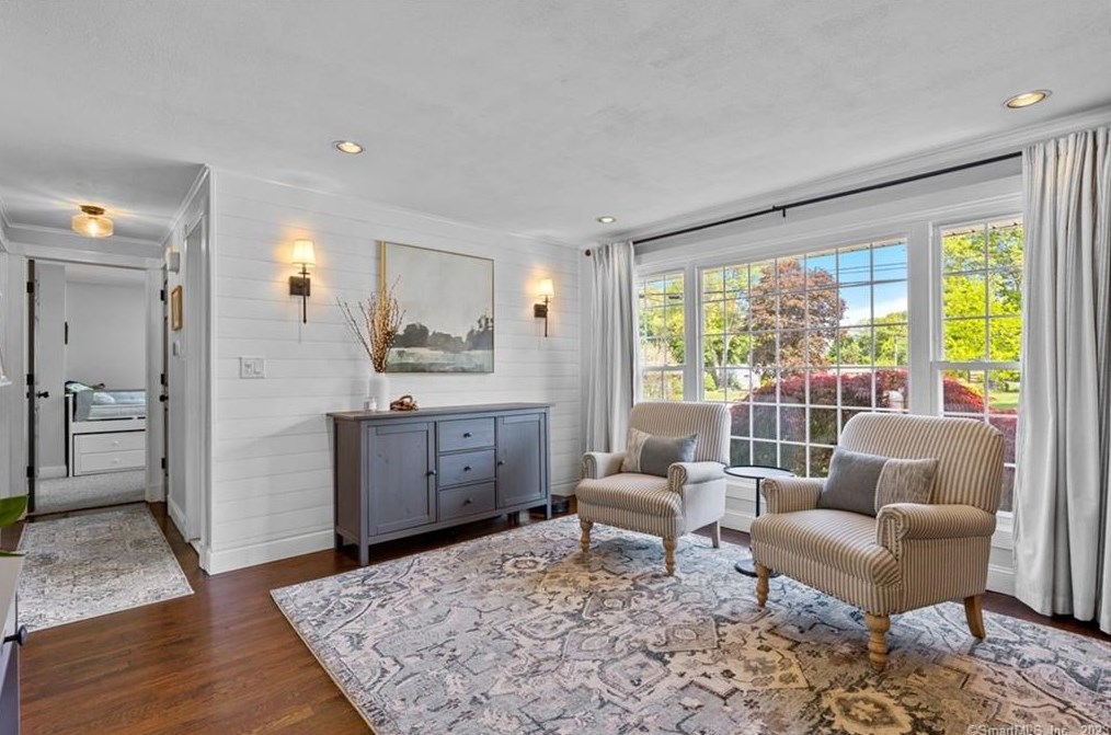 197 Contour Dr, Cheshire, CT 06410