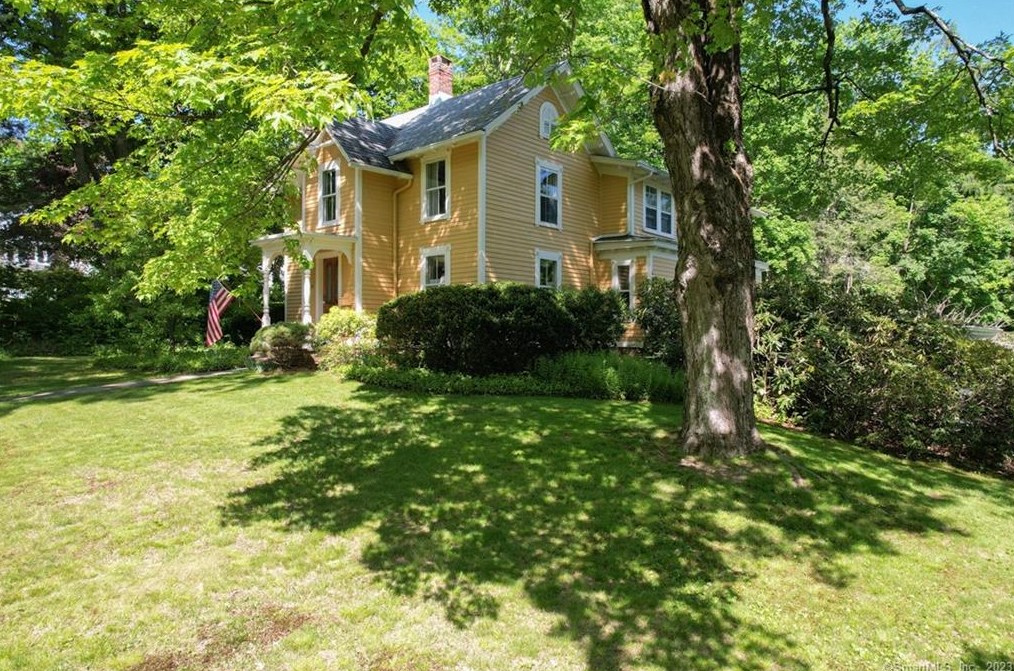 86 Hamilton Ave, Watertown, CT 06795-2403