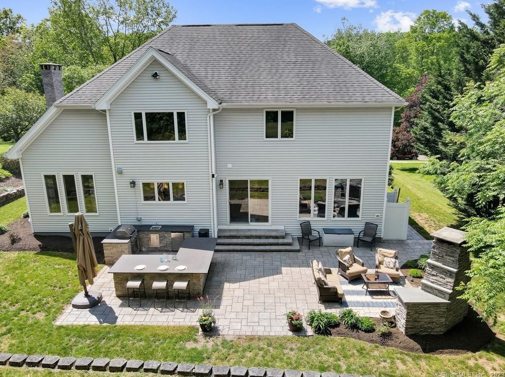 80 Jeffrey Ln, Kensington, CT 06037