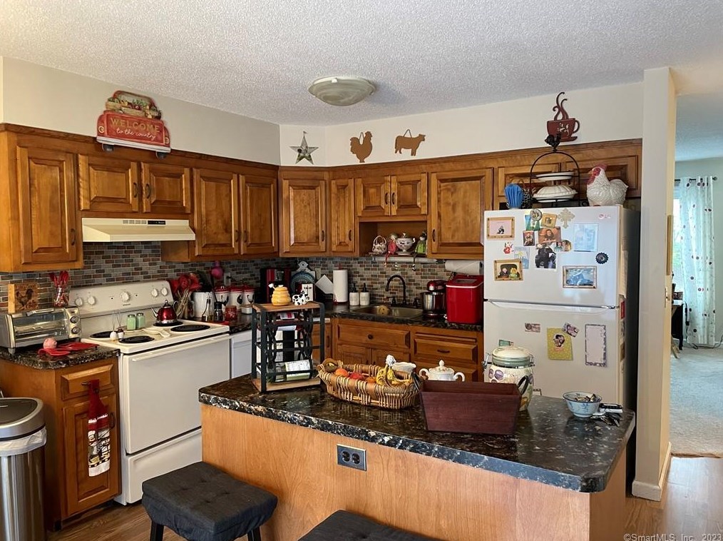 30 Sheila Ct #4, Bristol, CT 06010