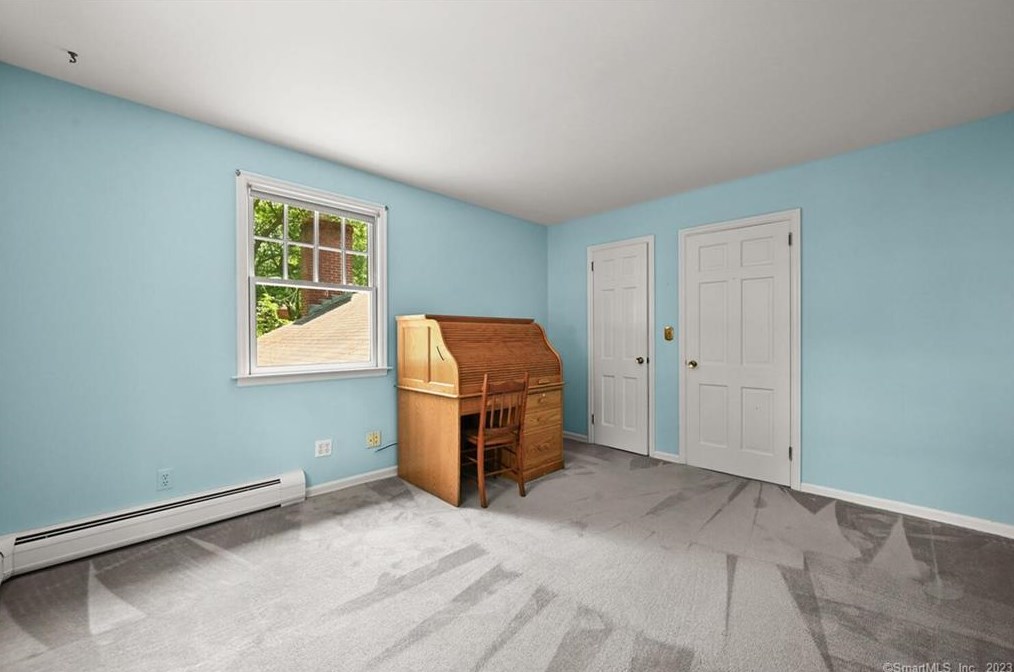 321 Papurah Rd, Fairfield CT  06825-7229 exterior