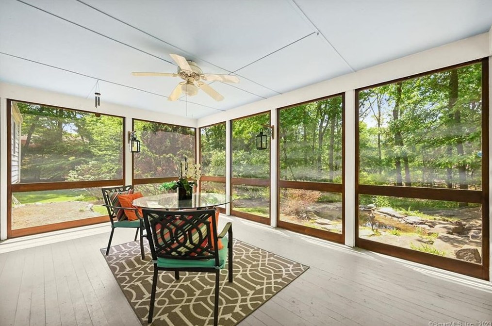 321 Papurah Rd, Fairfield CT  06825-7229 exterior