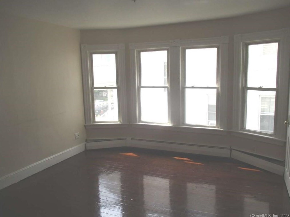 270 Olivia St, Derby CT  06418-1528 exterior