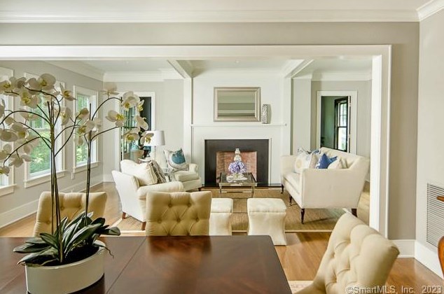 74 Bulkley Ave, Westport CT  06880-4005 exterior