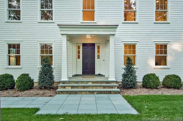 74 Bulkley Ave N, Westport, CT 06880