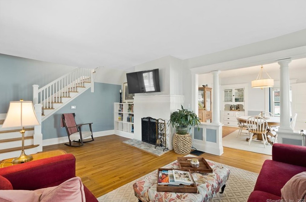47 Burr St, Hartford CT  06107-2505 exterior
