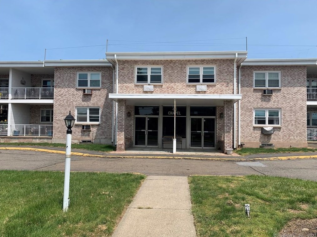 40 Chapel St #104, Milford, CT 06460