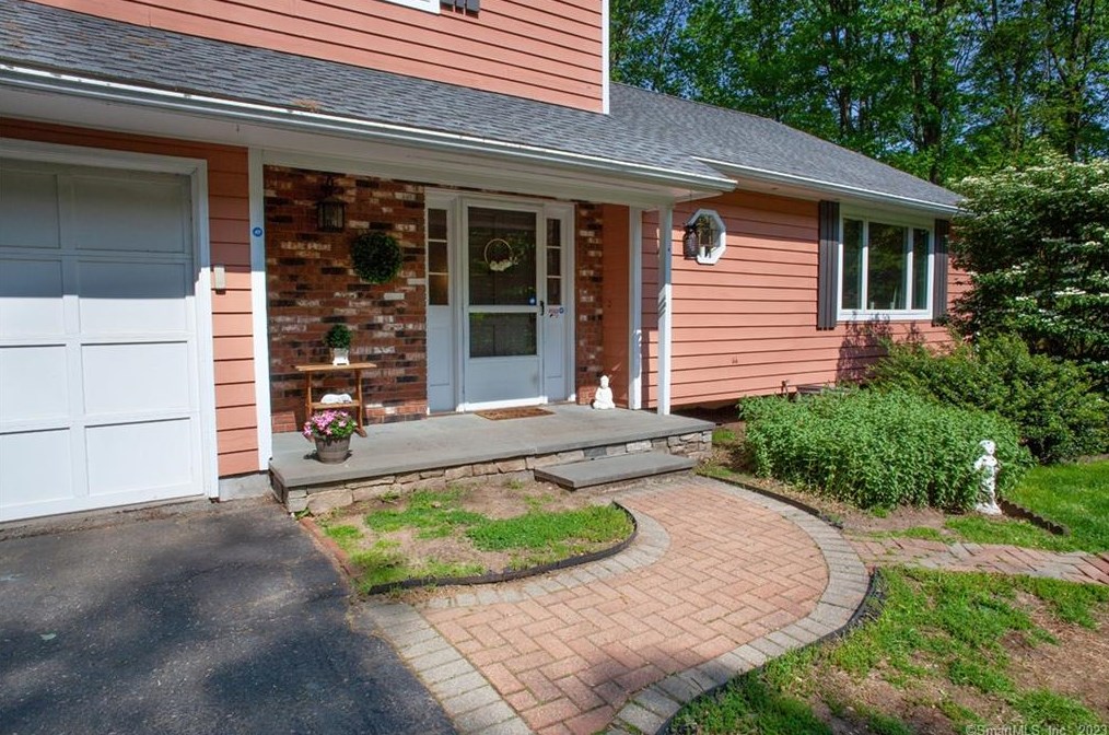 9 Cedar Dr, Granby, CT 06035