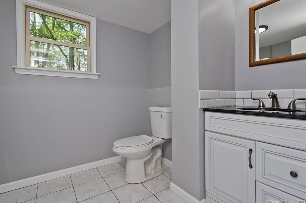 34 Deer Run Rd, Meriden CT  06451-4919 exterior