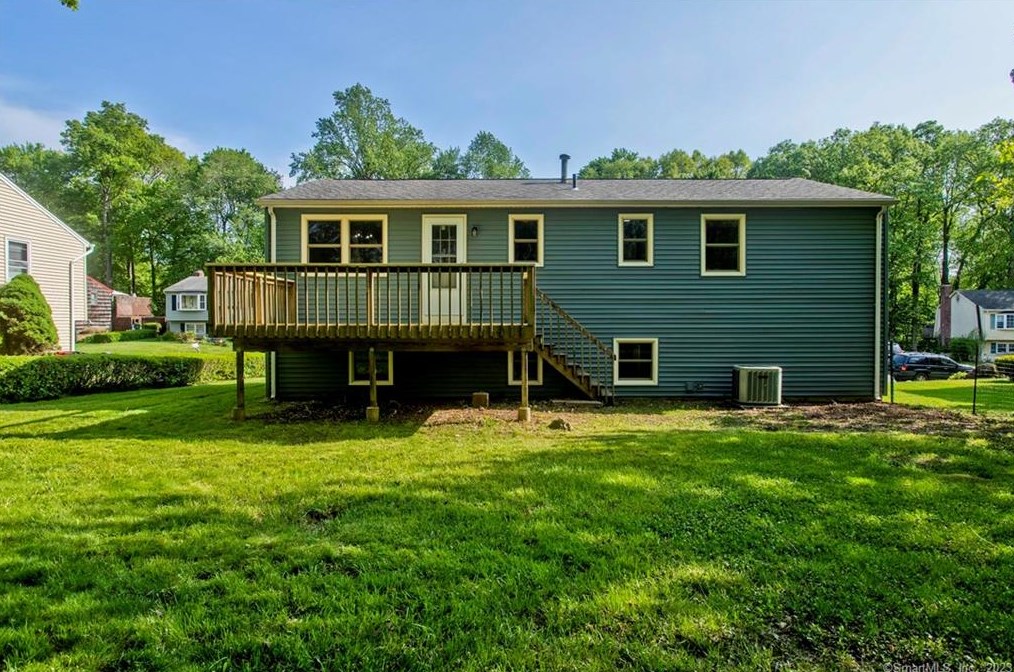 34 Deer Run Rd, Meriden CT  06451-4919 exterior