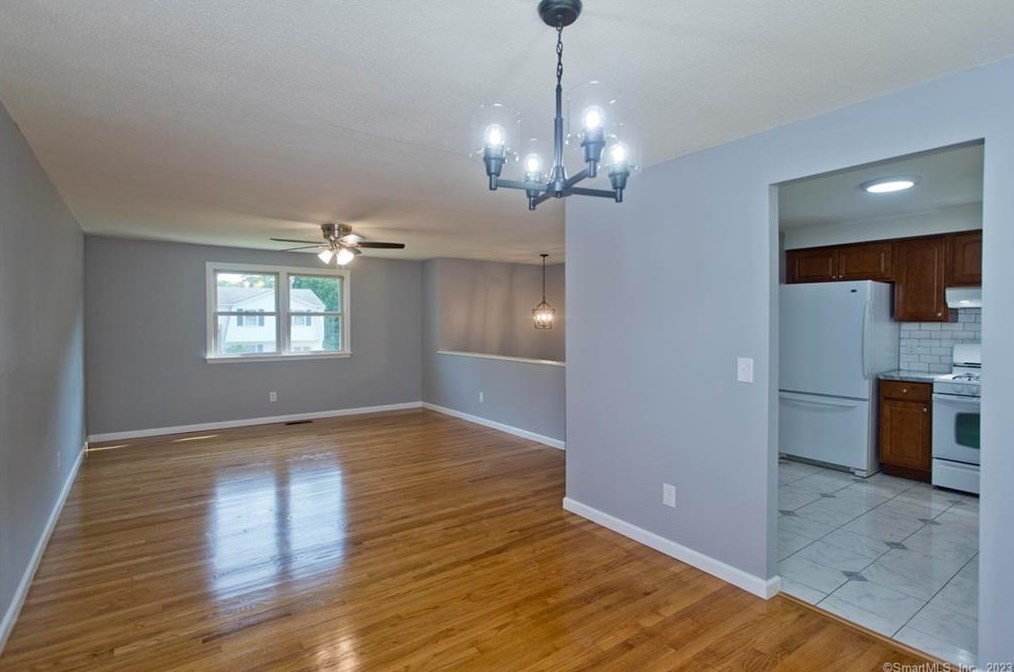 34 Deer Run Rd, Meriden CT  06451-4919 exterior