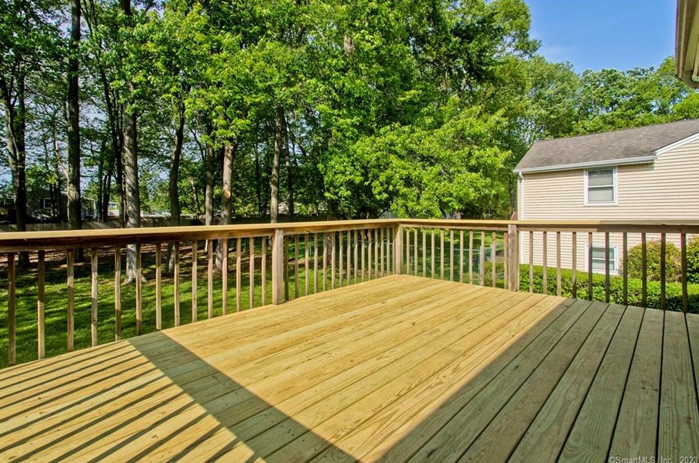 34 Deer Run Rd, Meriden CT  06451-4919 exterior