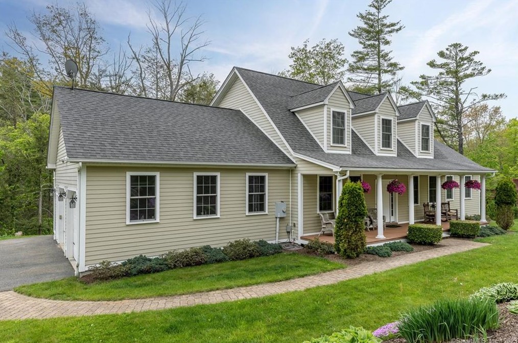 531 E Hyerdale Dr, Goshen, CT 06756