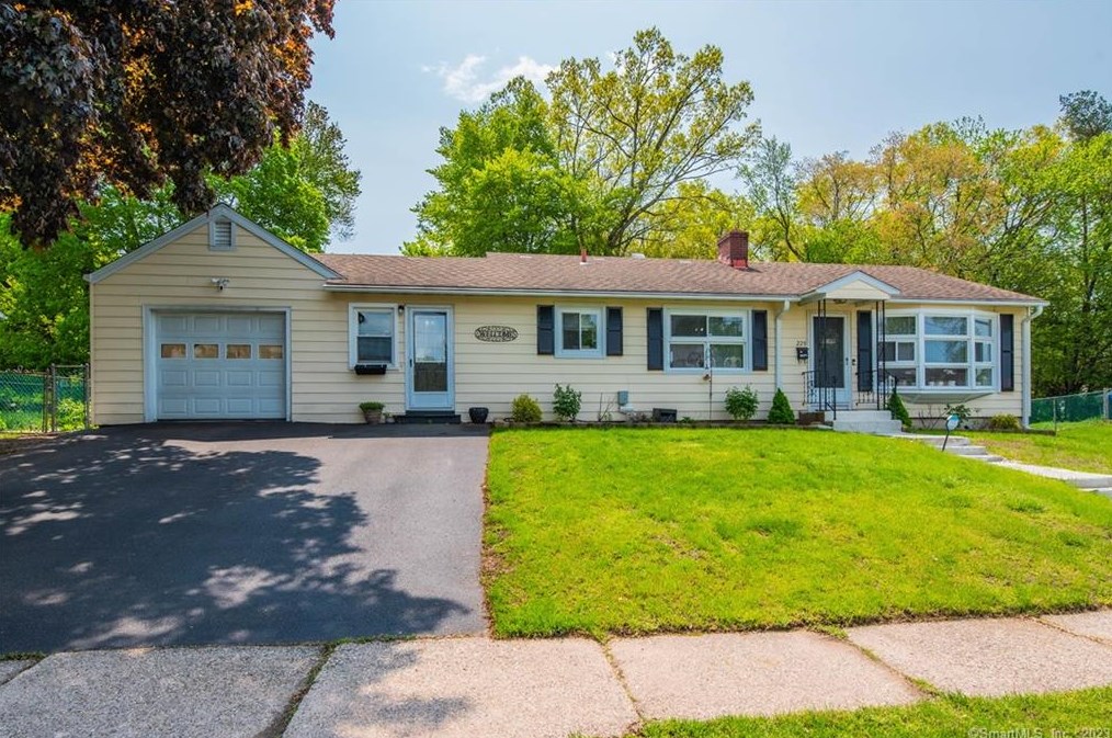 220 Monroe St, Hartford, CT 06114-2224