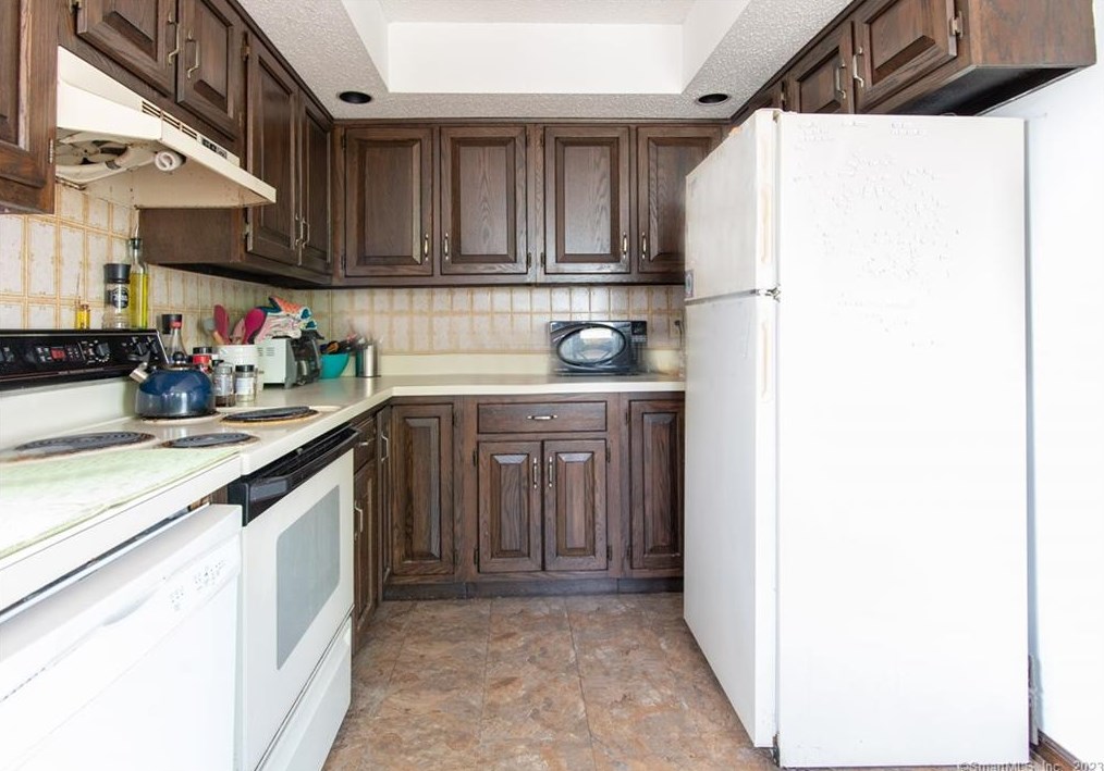 1 Farview Ave #b2, Danbury, CT 06810