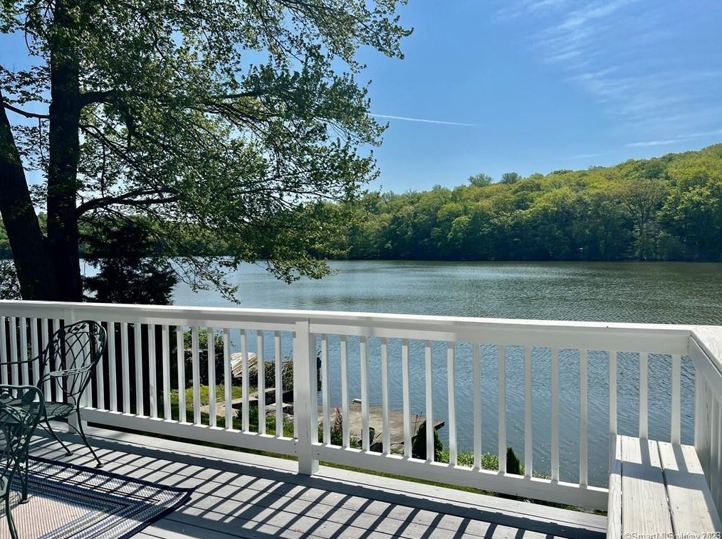 49 Lakeside Rd, Mahopac, NY 10541