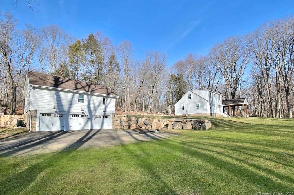 99 Old Easton Tpke, Weston CT  06883-2515 exterior