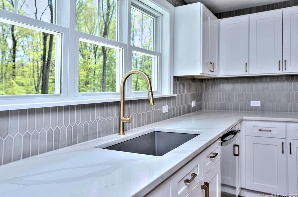 99 Old Easton Tpke, Weston CT  06883-2515 exterior