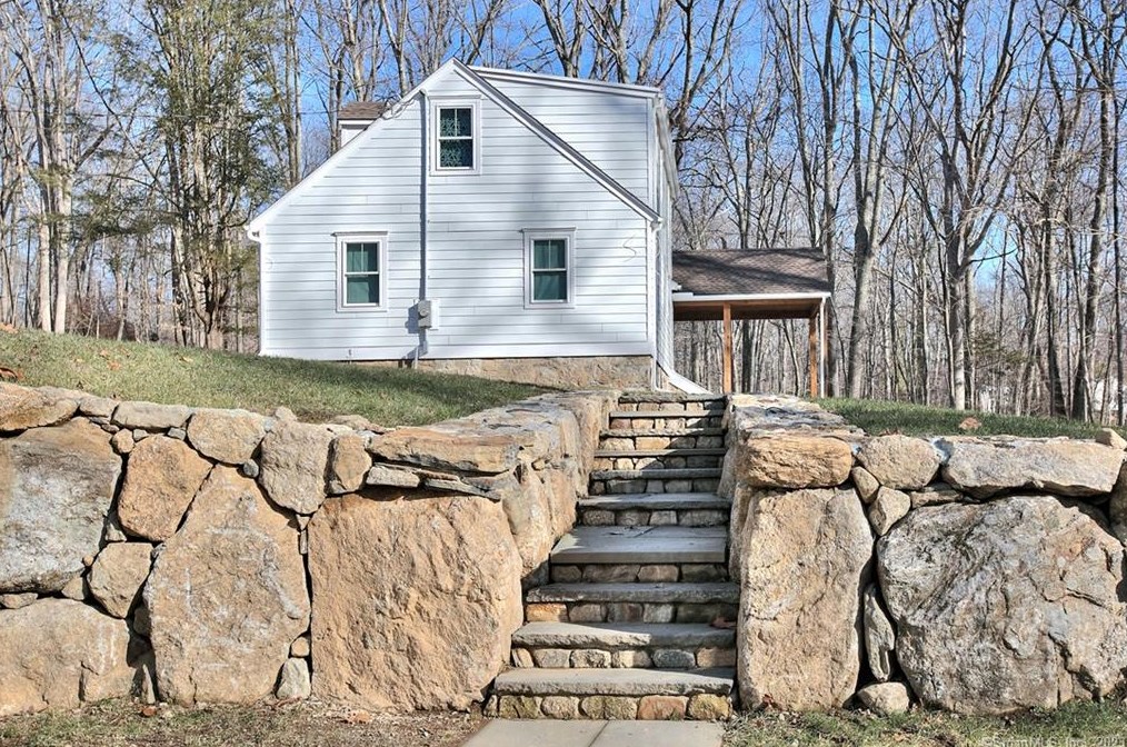 99 Old Easton Tpke, Weston CT  06883-2515 exterior
