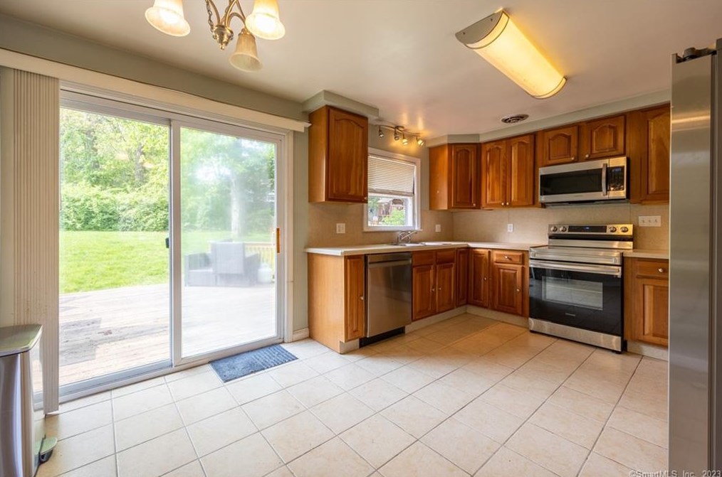 5 Anita Terrace, Waterbury, CT 06716