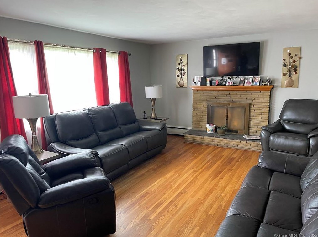 100 Lowe Ave, Meriden, CT 06450