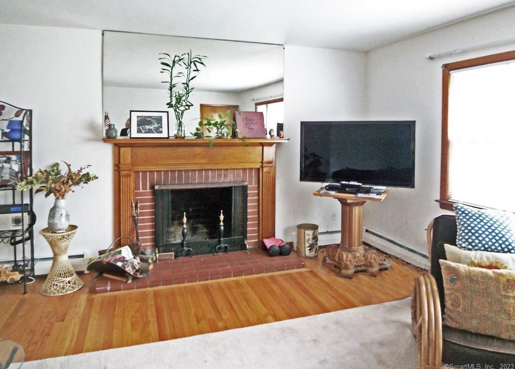 624 Courtland Ave, Bridgeport, CT 06605