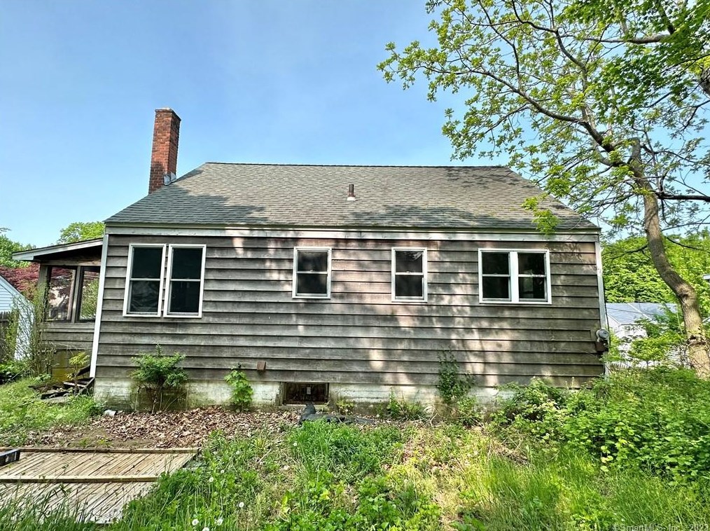13 Dartmouth Ln, Danbury, CT 06810