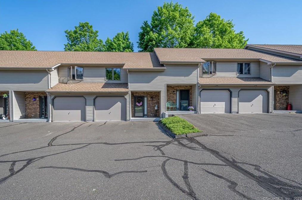 25 Washington St #17, Bristol, CT 06010