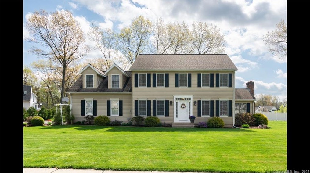 95 Washington Dr, Southington, CT 06489