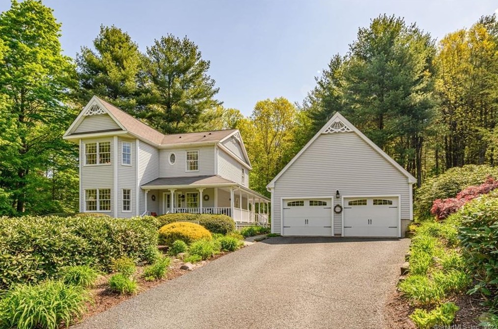 59 Old Wheeler Ct, Avon, CT 06001-4064