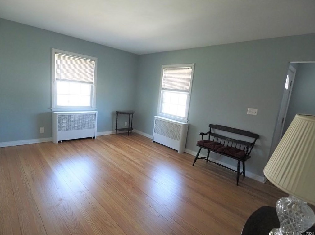 20 Deepwood Dr, Manchester, CT 06040